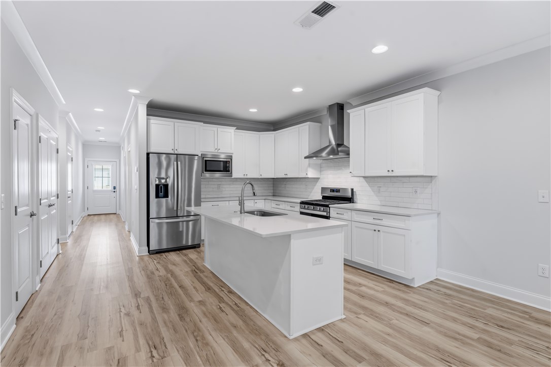 544 CLOVERDALE DRIVE