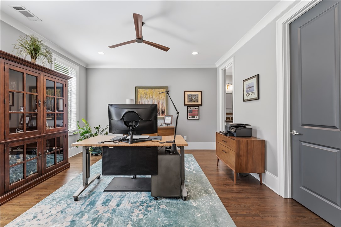 795 S GAY STREET