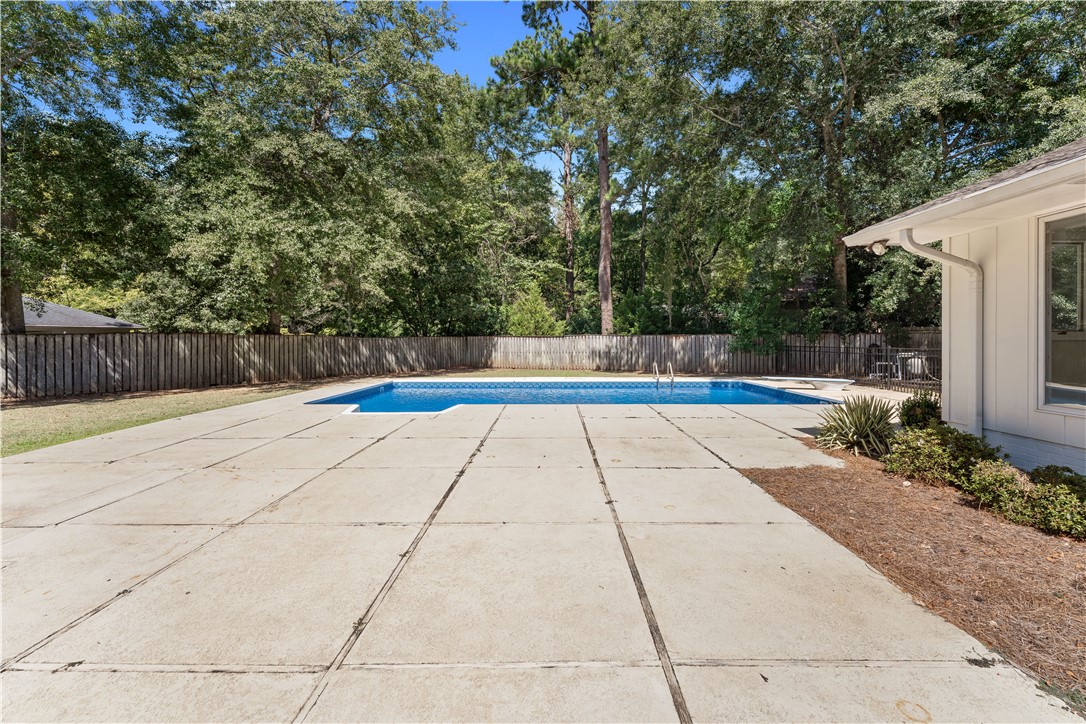 1700 ARROWHEAD AVENUE