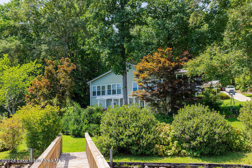 262 Shady Pt