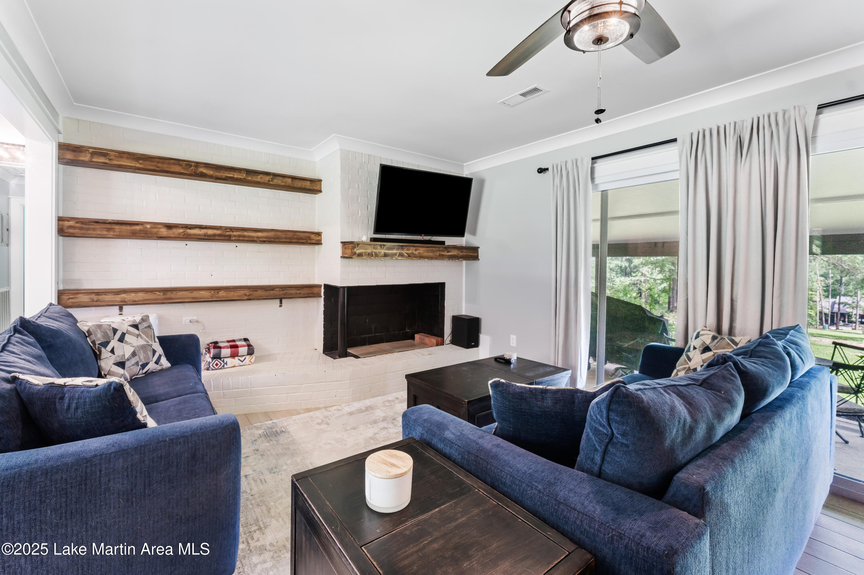 60 Vista Wood Dr