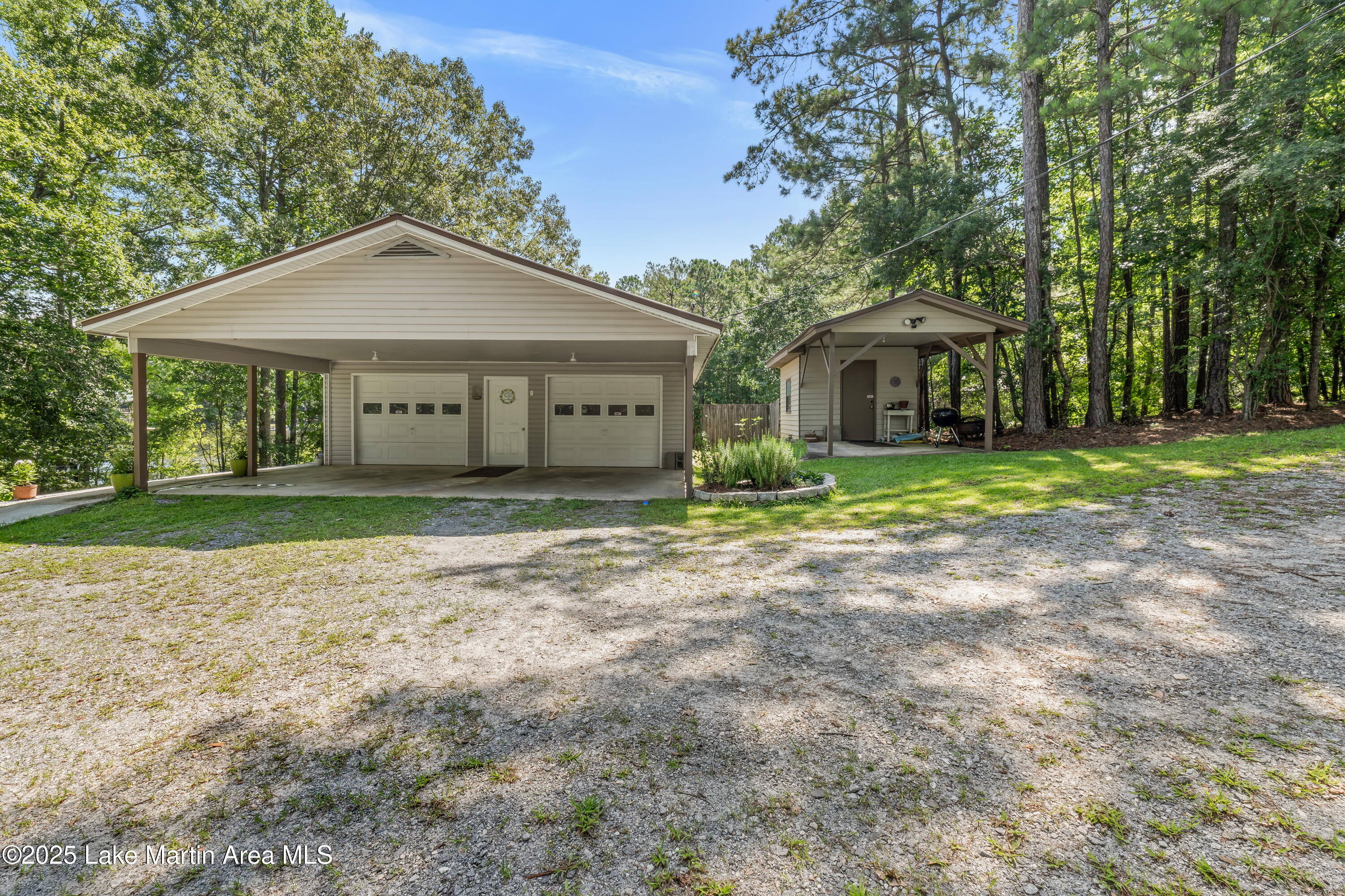 660 Murphy Ln
