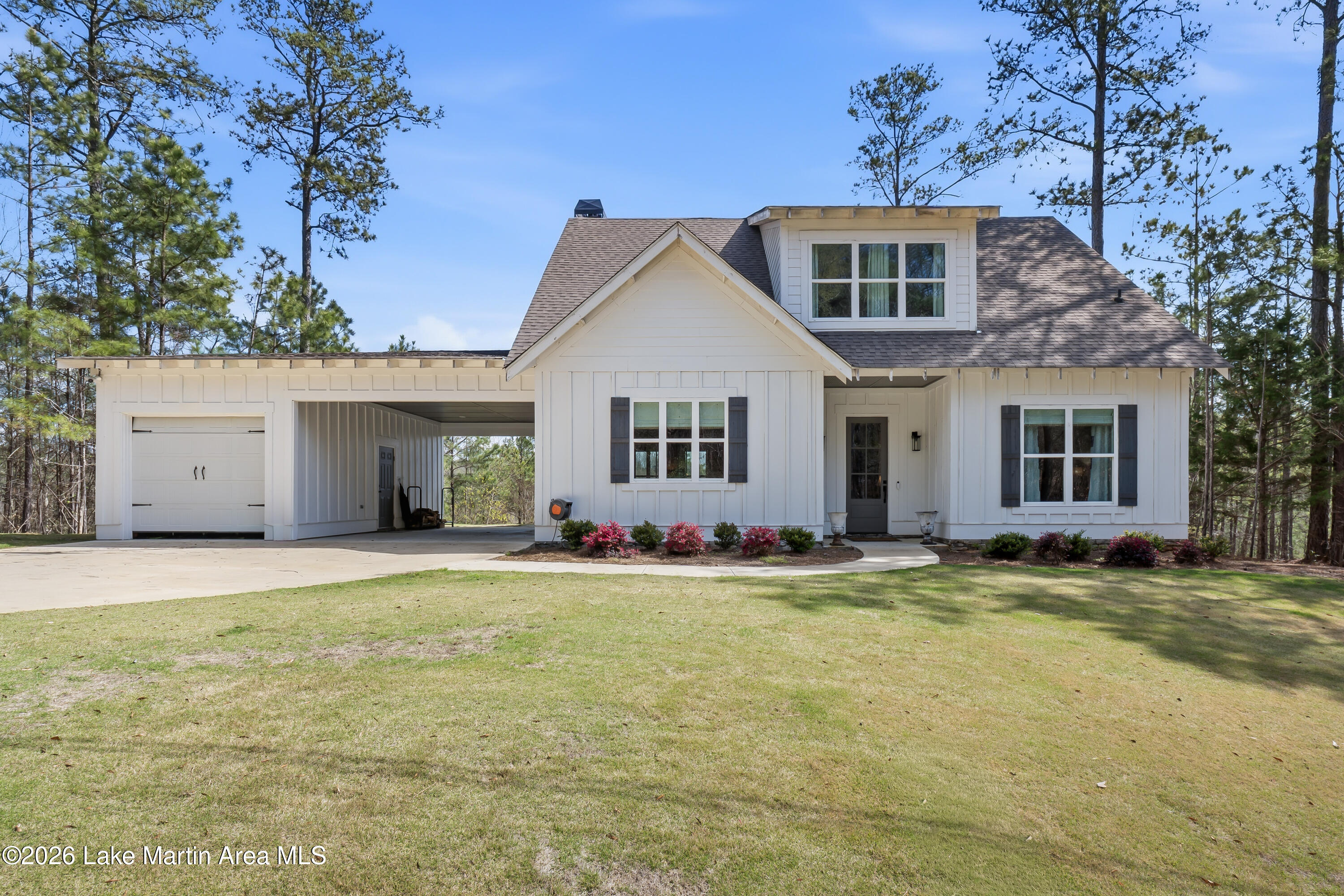 241 Pine Tree Cir