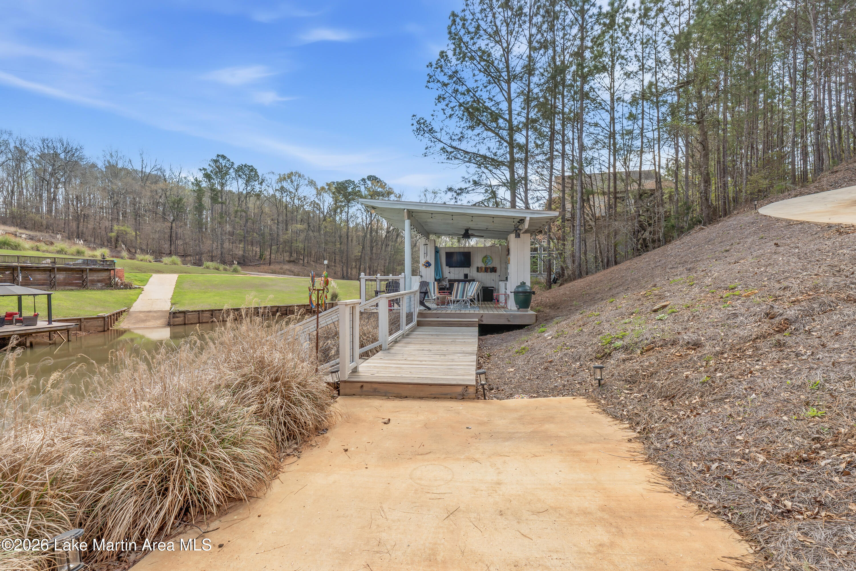 241 Pine Tree Cir