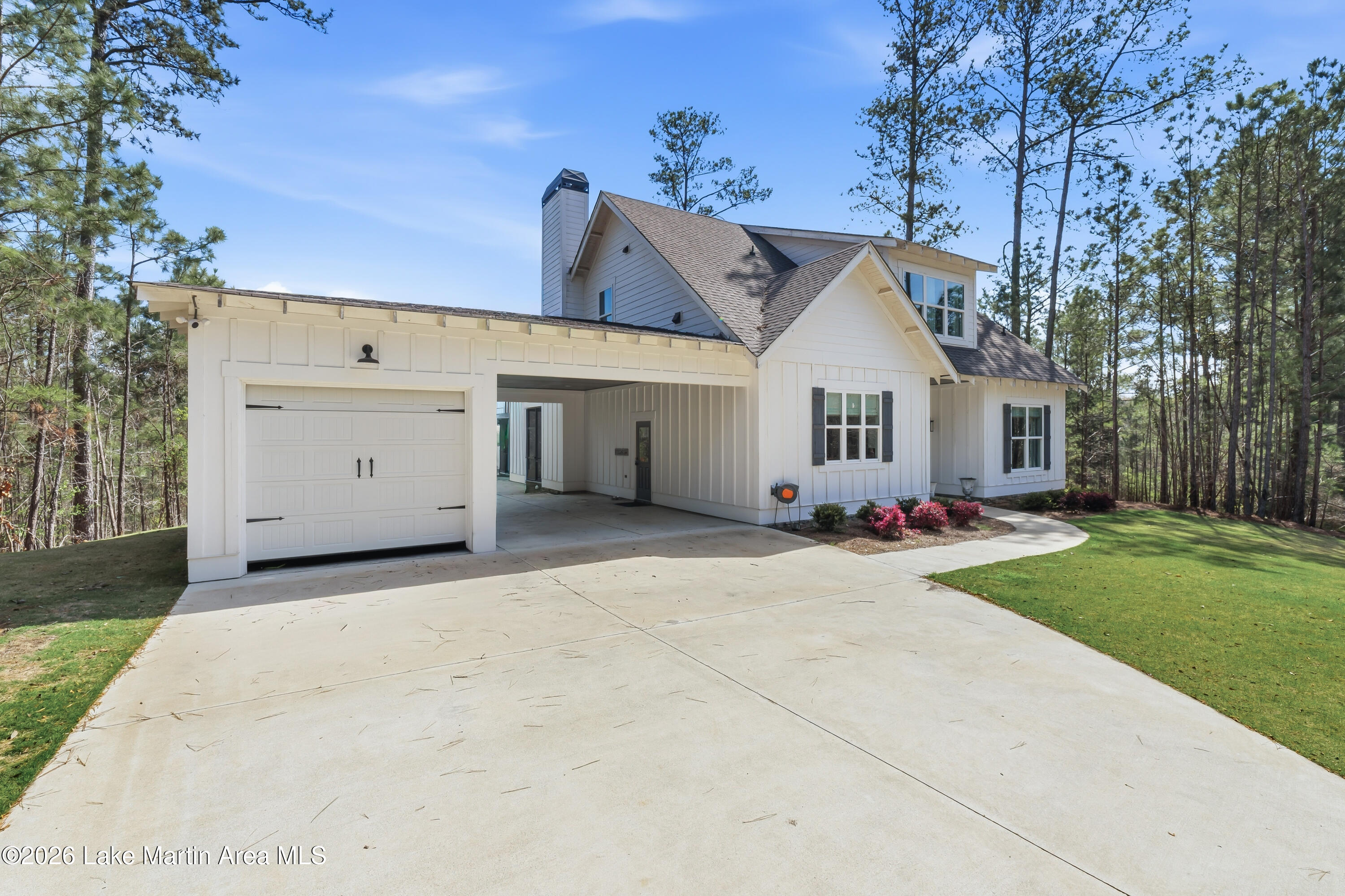 241 Pine Tree Cir