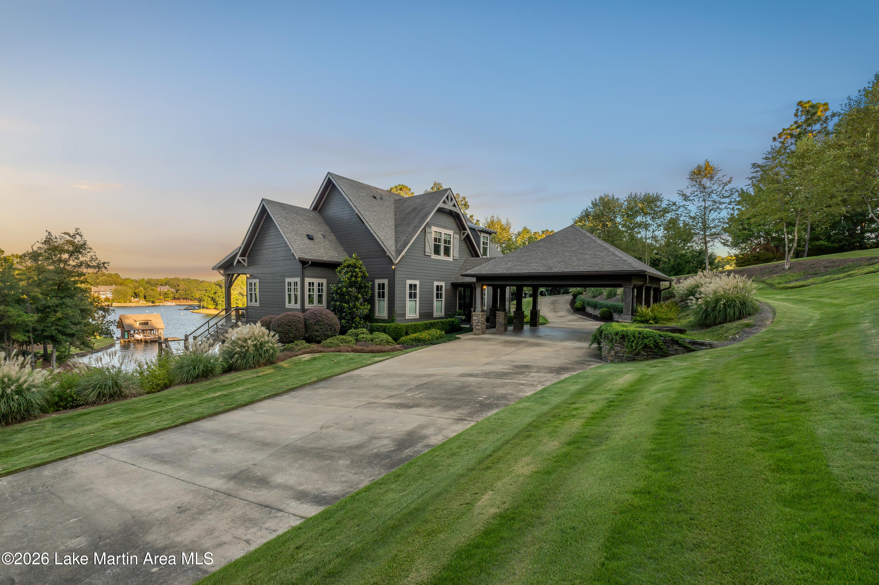 63 Flat Rock Ln
