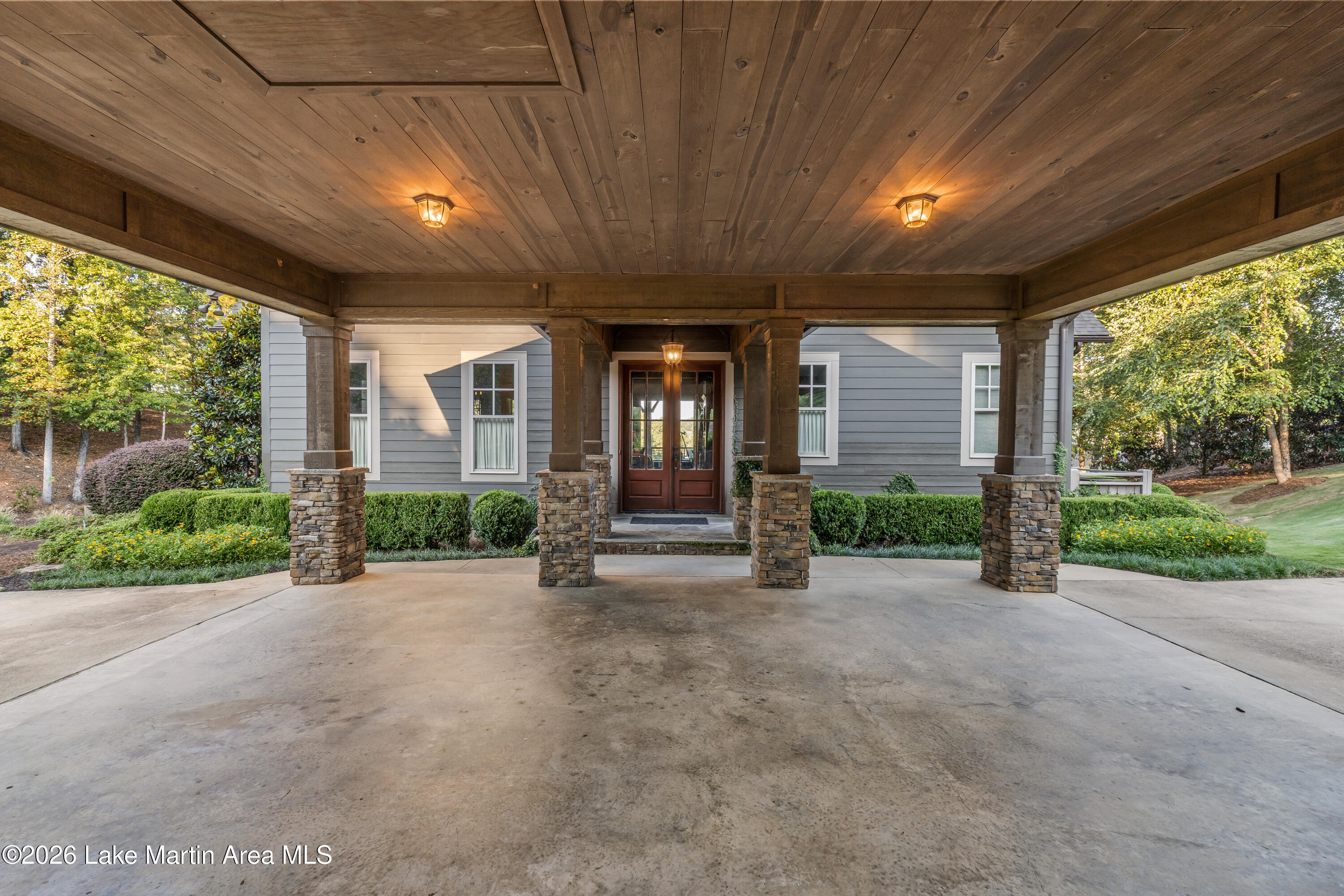 63 Flat Rock Ln