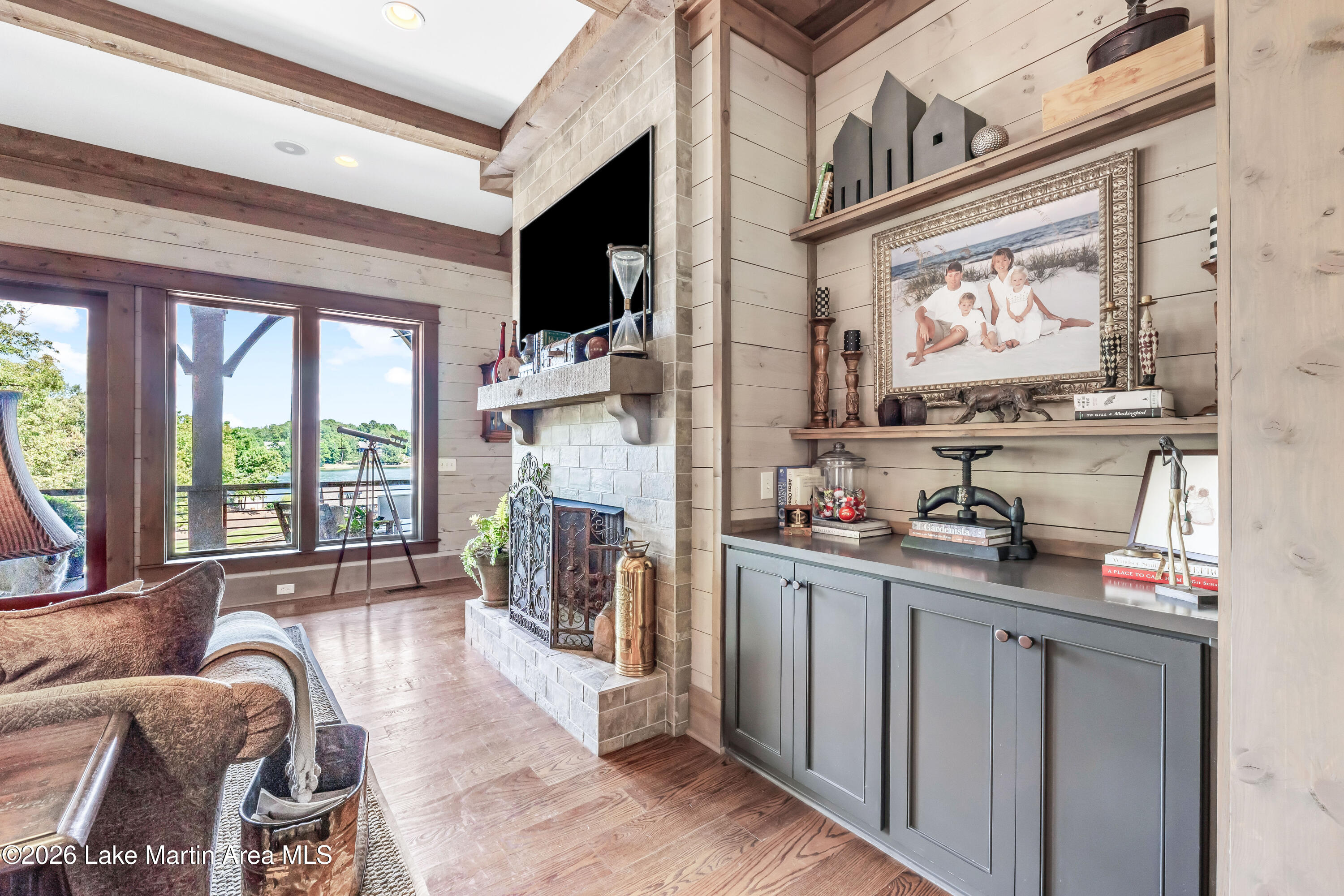 63 Flat Rock Ln