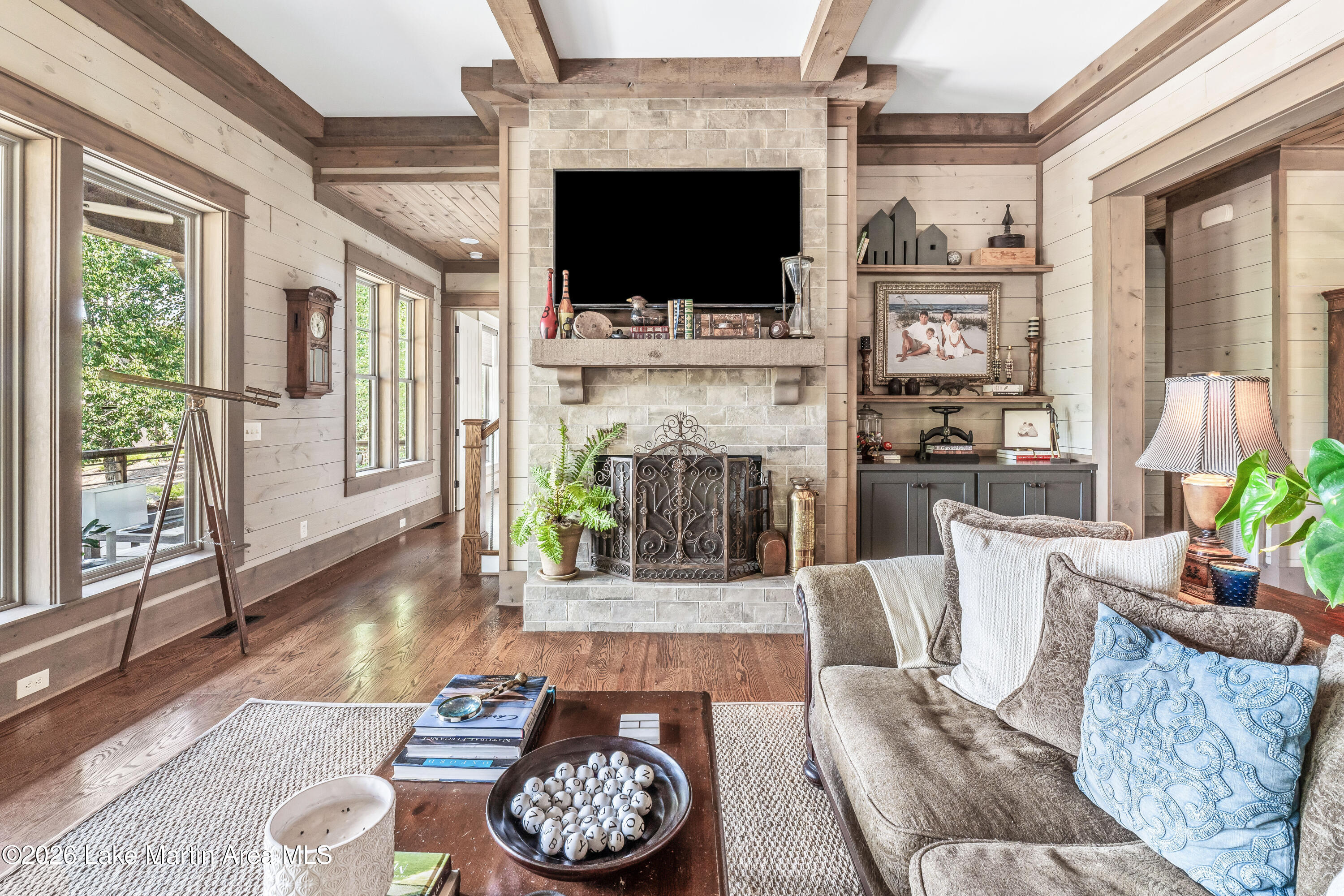 63 Flat Rock Ln