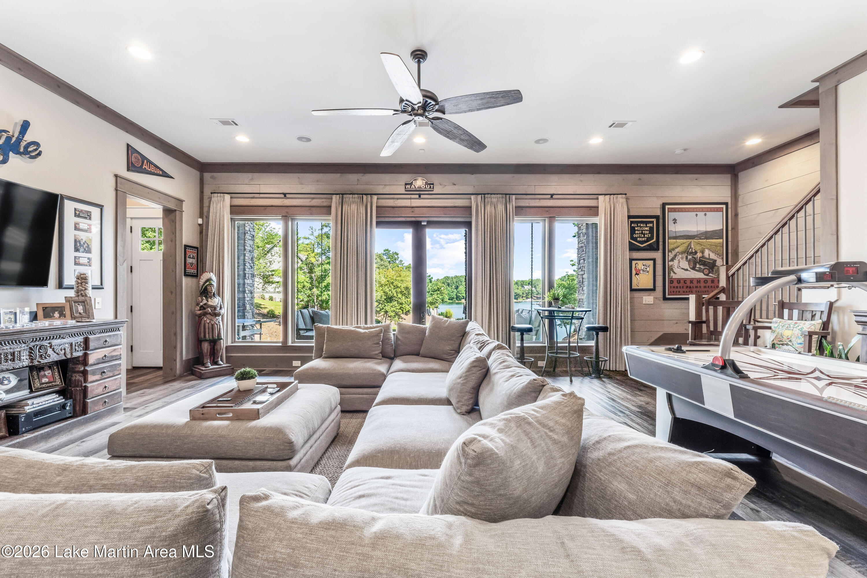 63 Flat Rock Ln