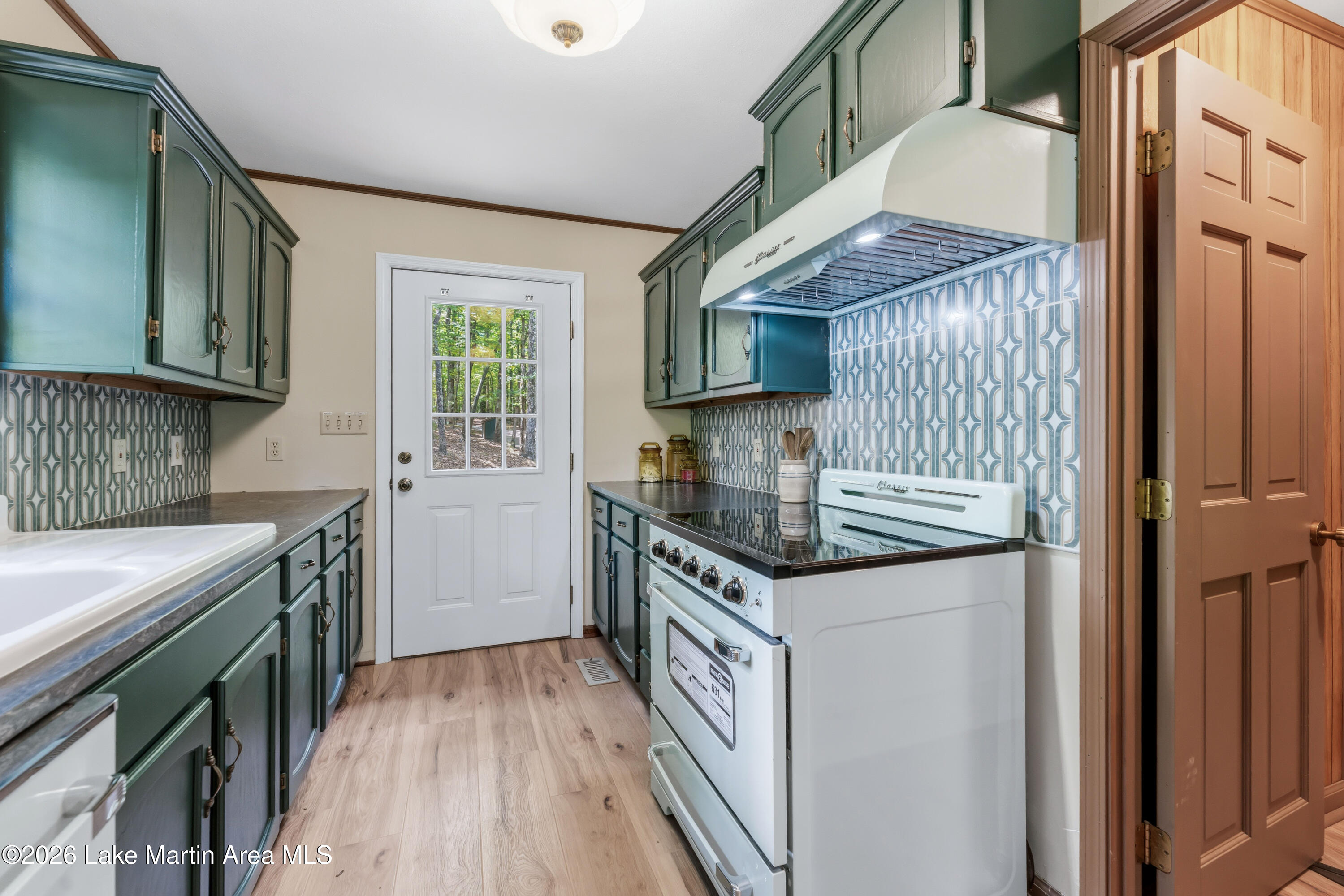 504 Dennis Creek Pt