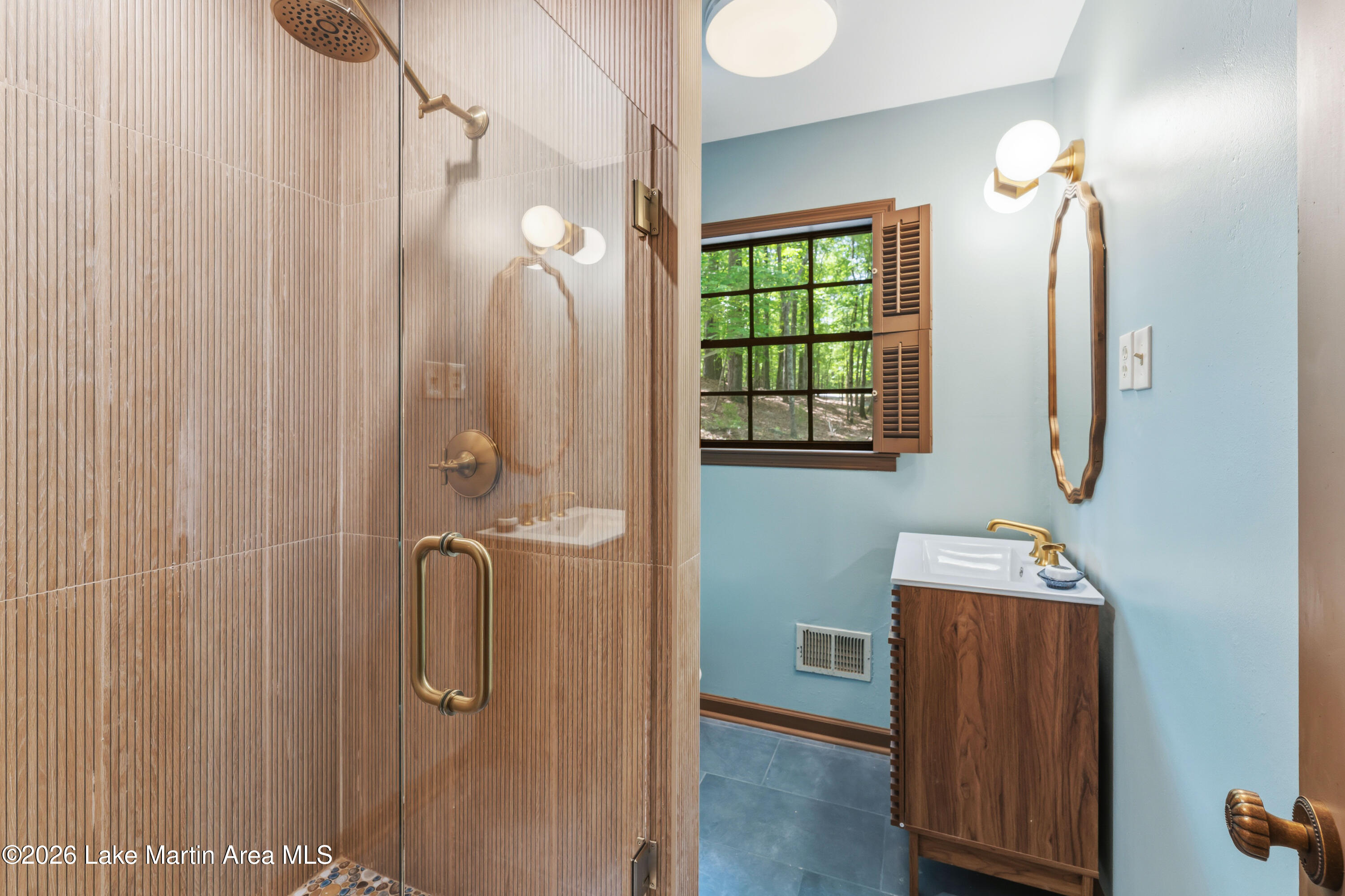 504 Dennis Creek Pt