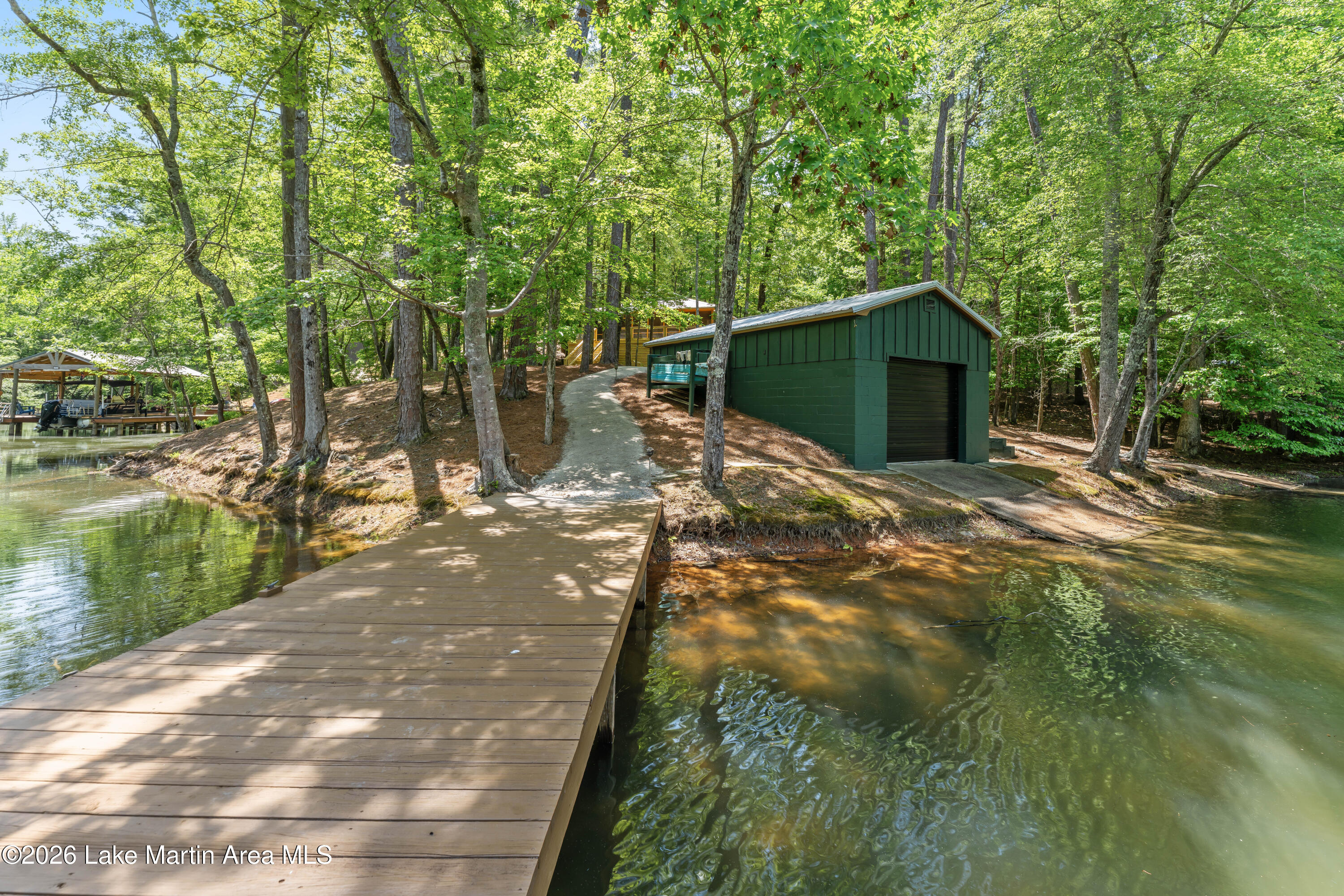 504 Dennis Creek Pt