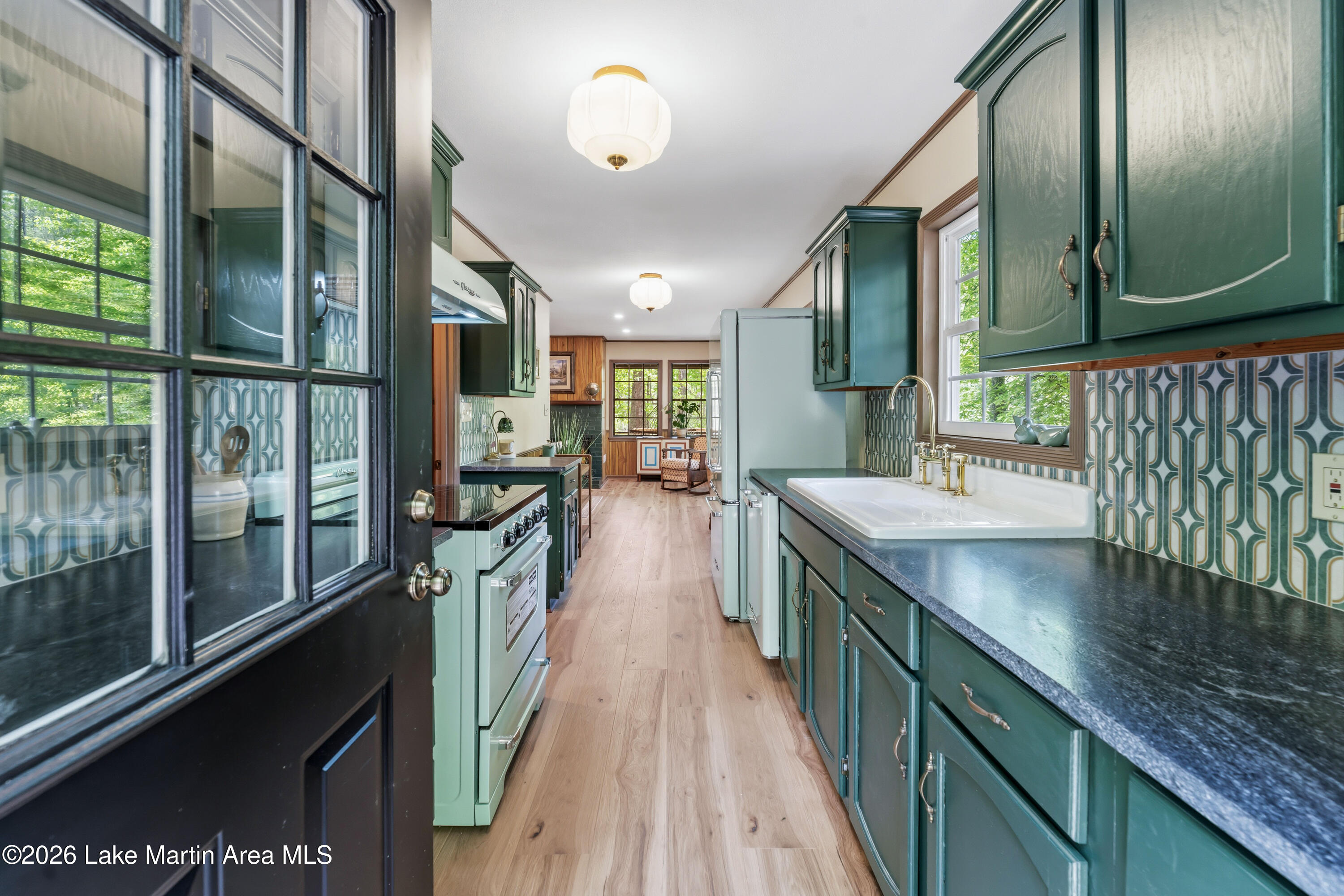 504 Dennis Creek Pt