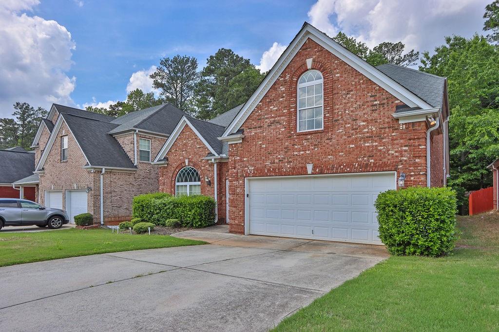 735 Scenic Creek Drive