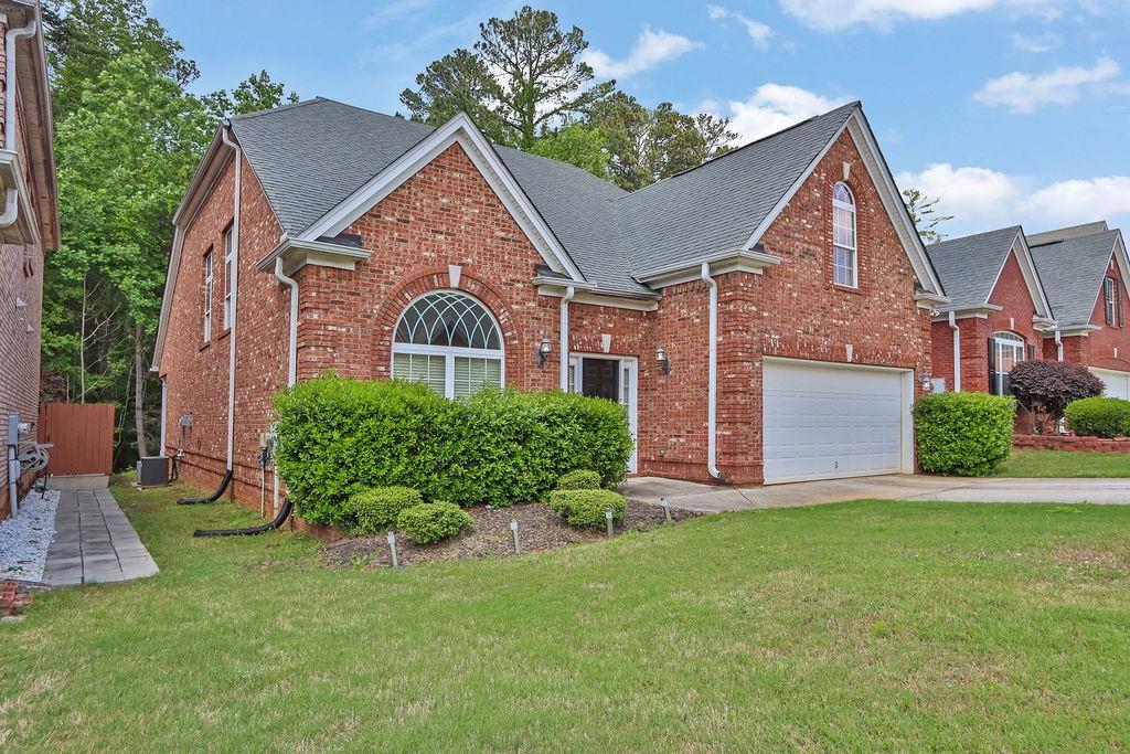 735 Scenic Creek Drive