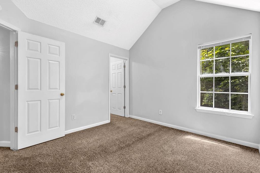 3534 Oakshire Way SE