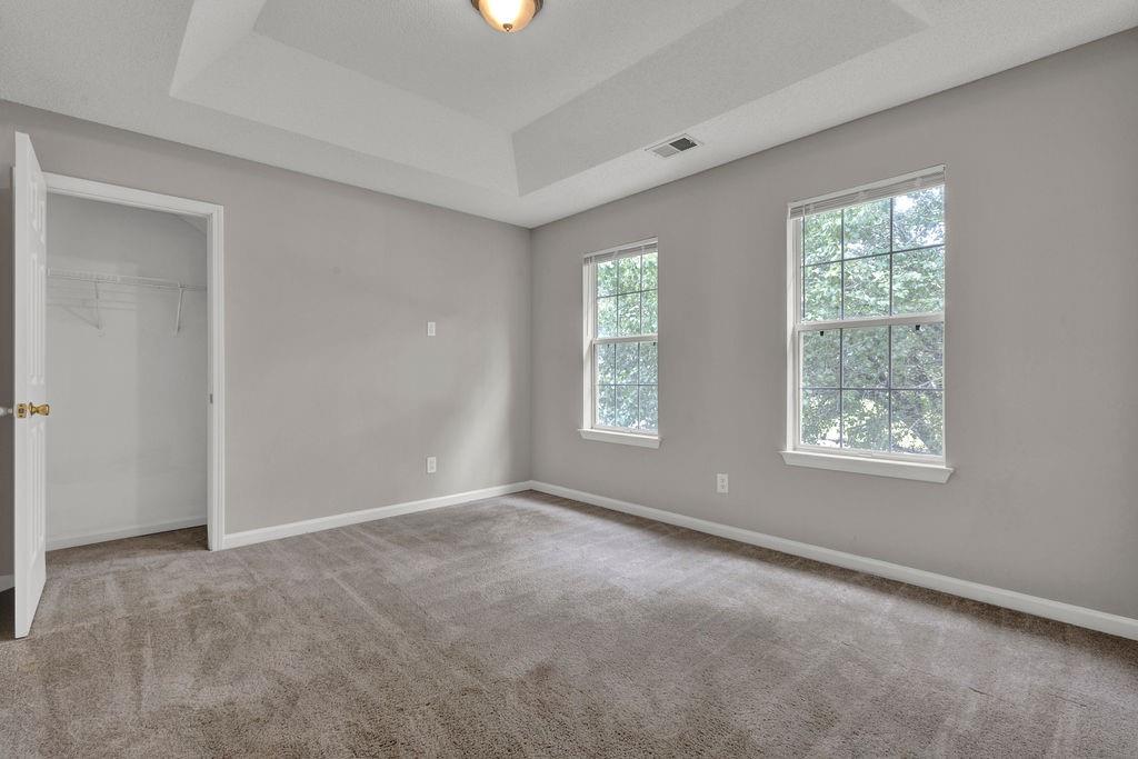 3885 Riverview Chase Bluff