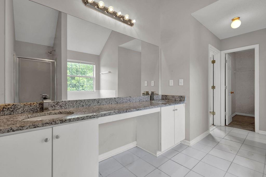 3885 Riverview Chase Bluff