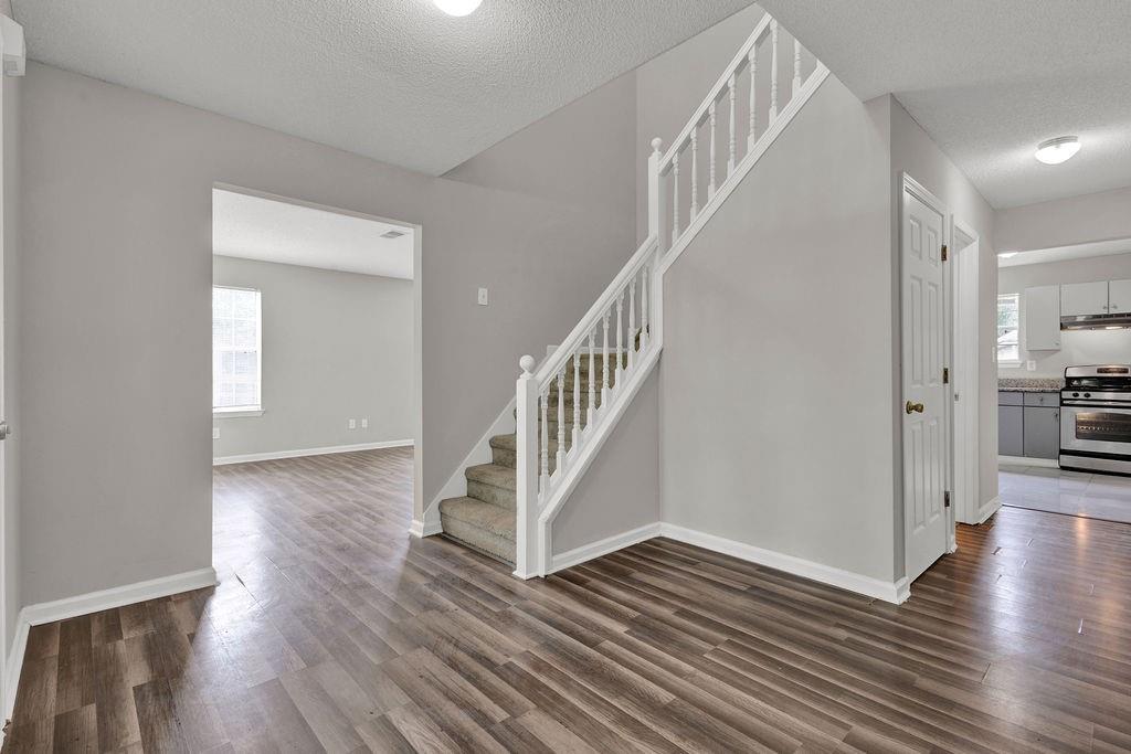 3885 Riverview Chase Bluff