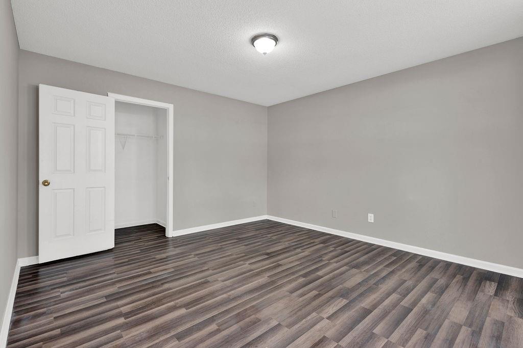 3885 Riverview Chase Bluff