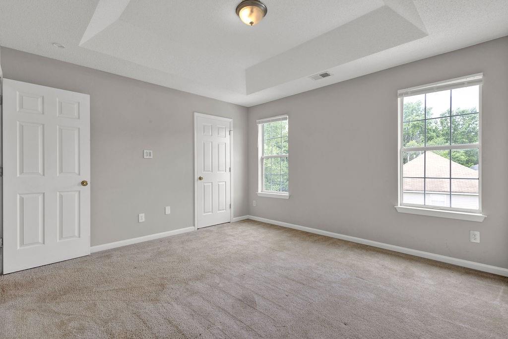 3885 Riverview Chase Bluff