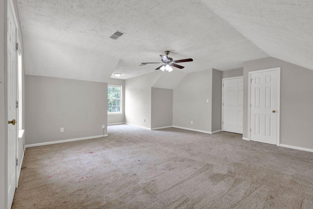 3885 Riverview Chase Bluff