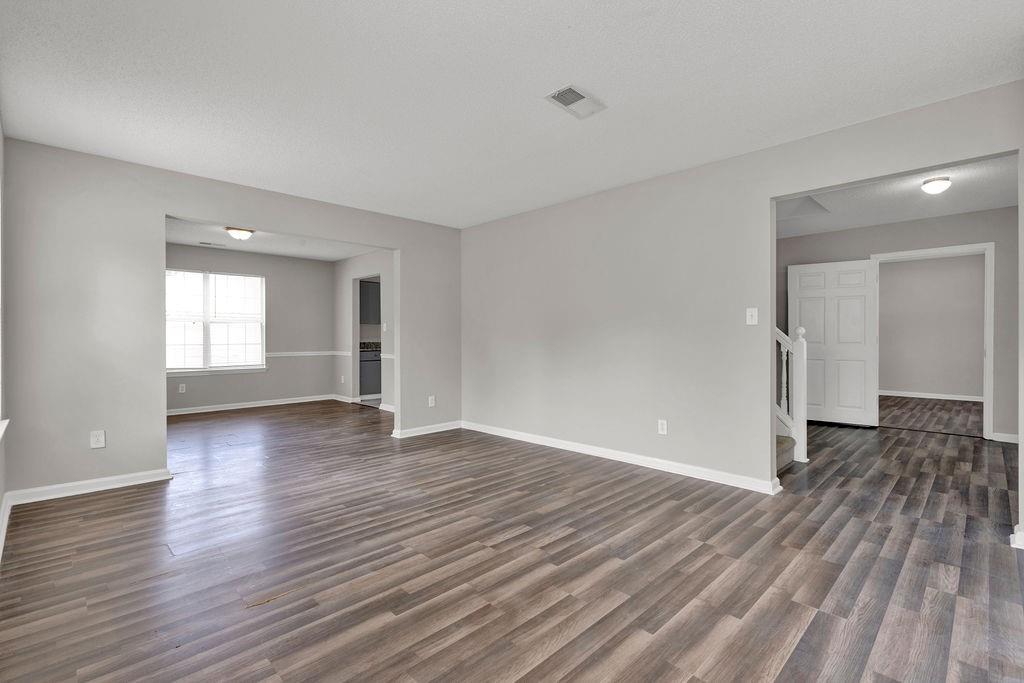 3885 Riverview Chase Bluff