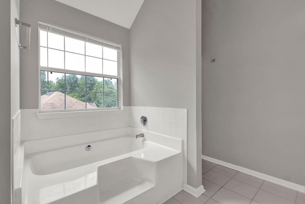 3885 Riverview Chase Bluff