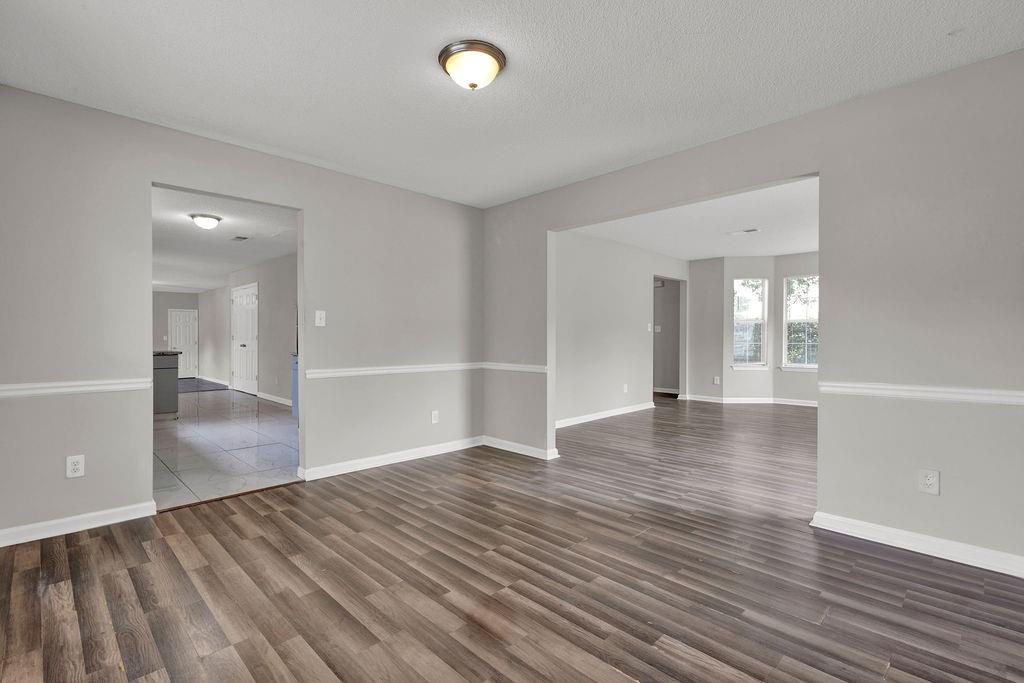 3885 Riverview Chase Bluff