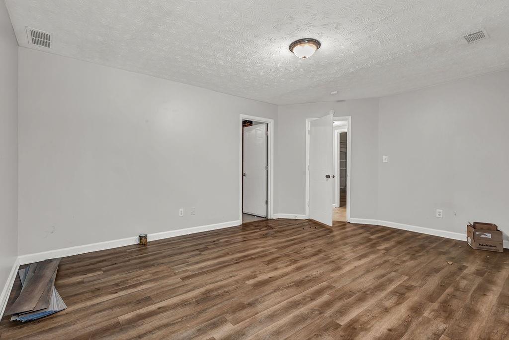 3189 Glen Hollow Drive