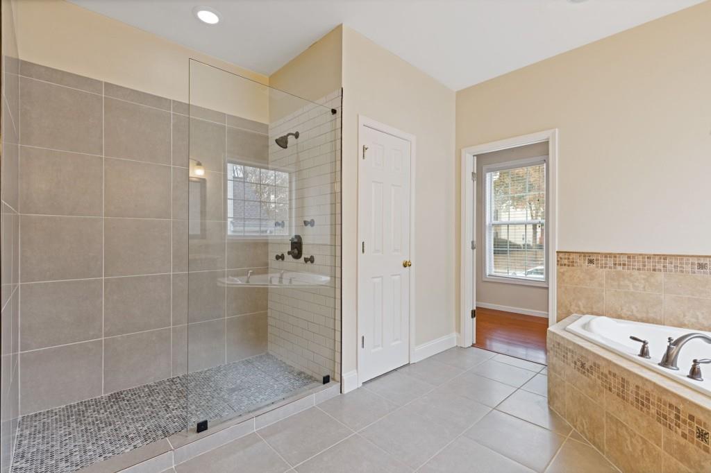 2813 Glenlocke Way NW