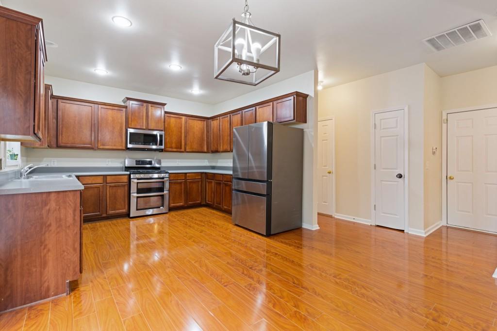 2813 Glenlocke Way NW