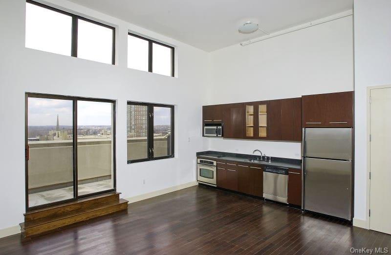 25 Leroy Place Unit: 2