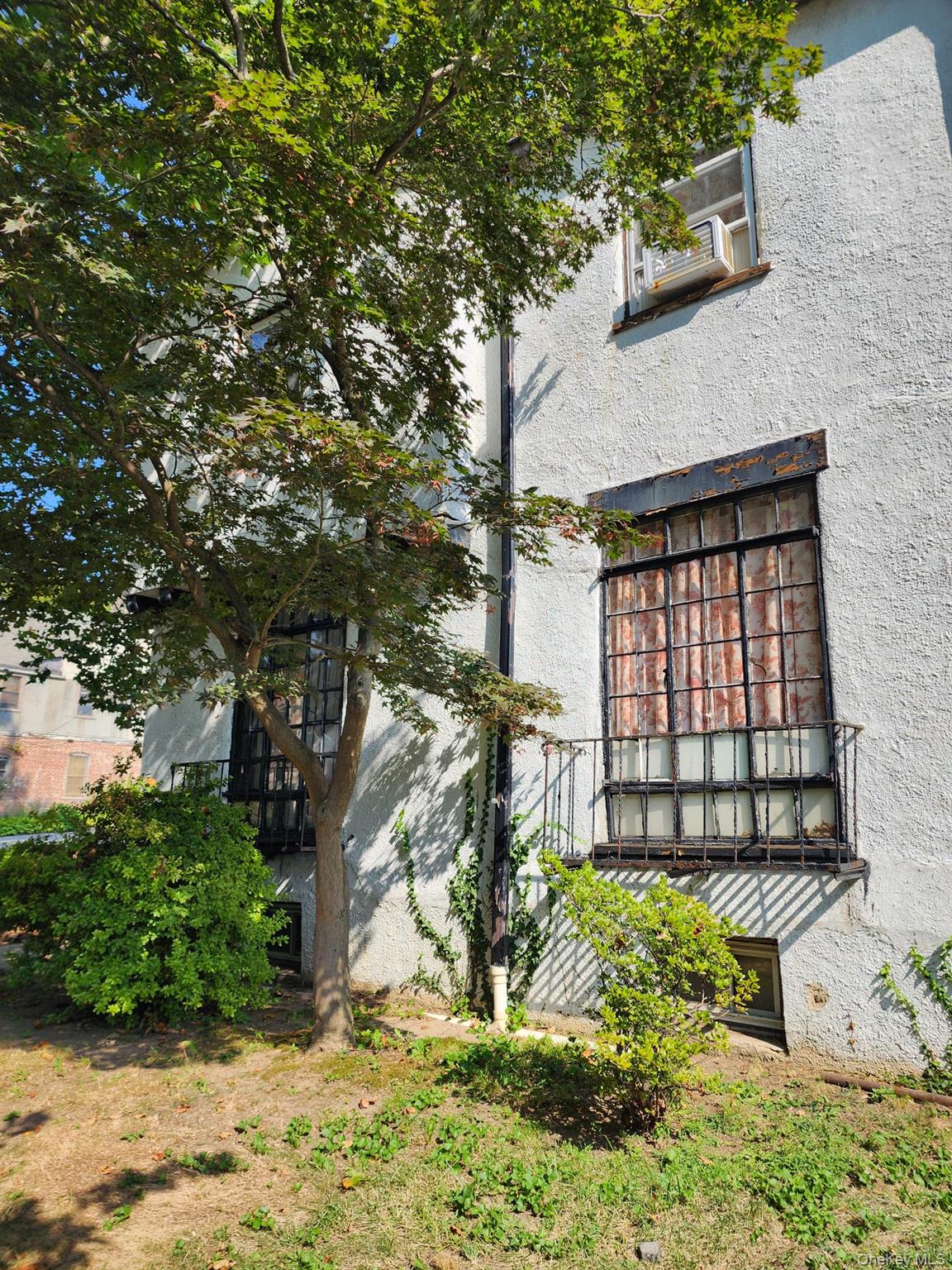 19 E Lincoln Avenue