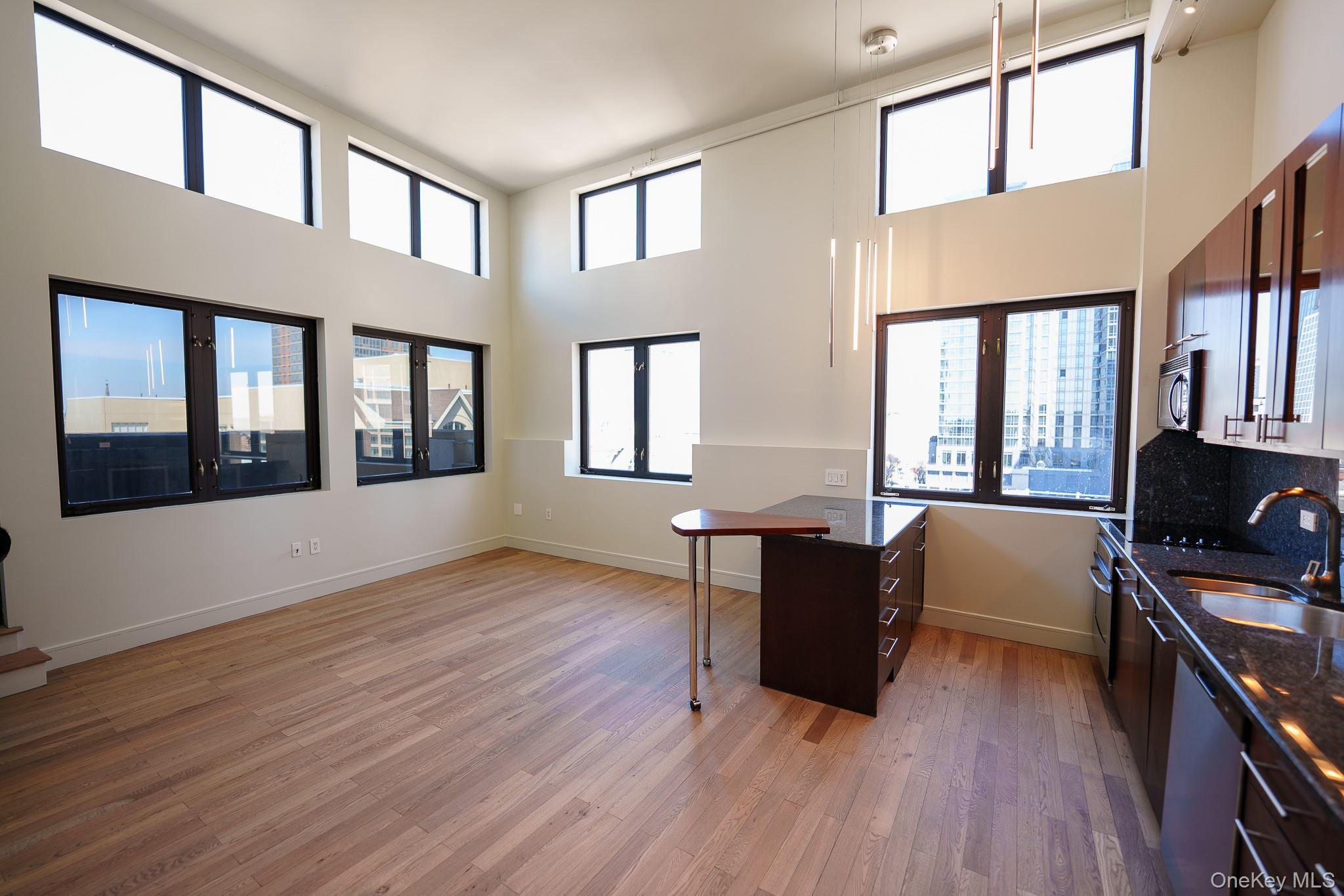 25 Leroy Place Unit: PH1