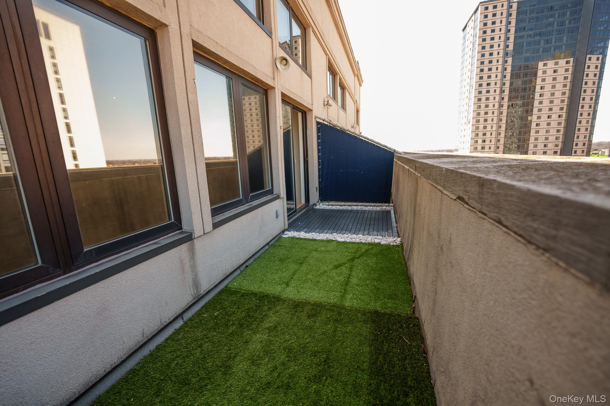 25 Leroy Place Unit: PH1