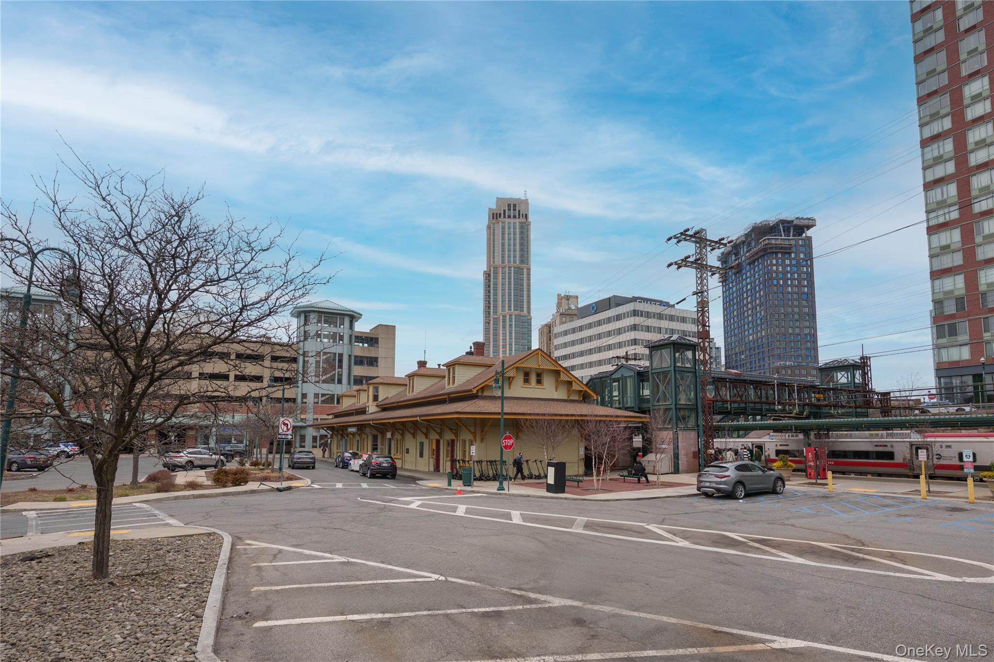 25 Leroy Place Unit: PH1