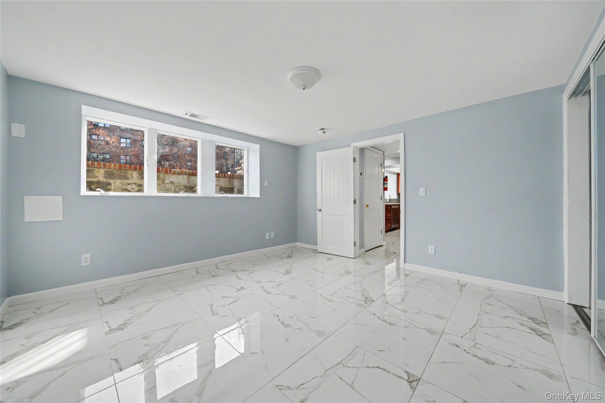 635 E Lincoln Avenue