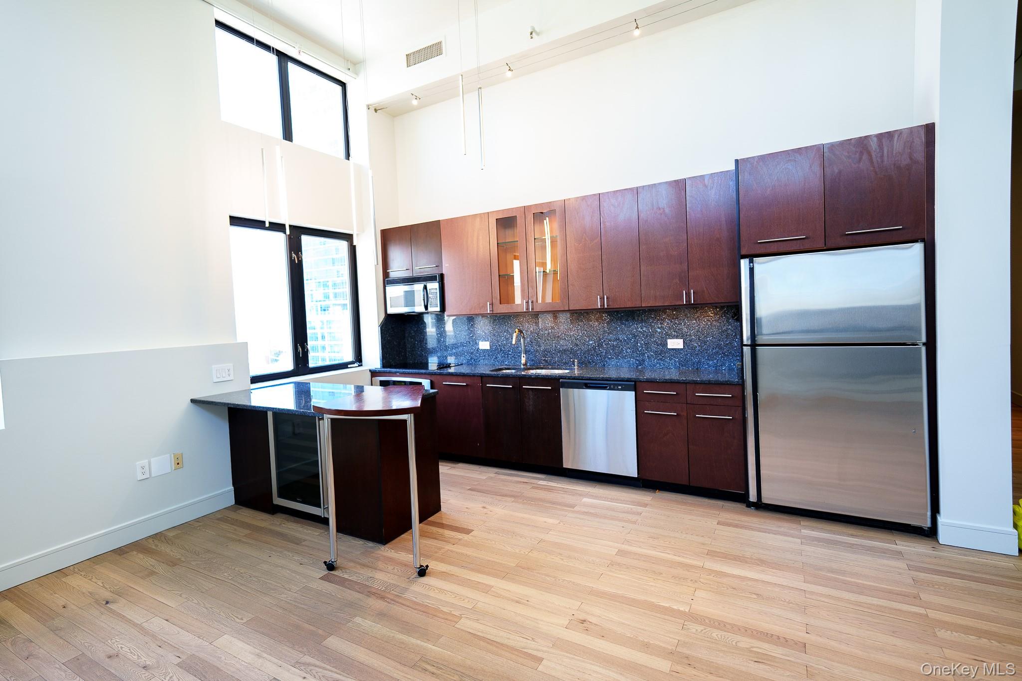 25 Leroy Place Unit: PH1