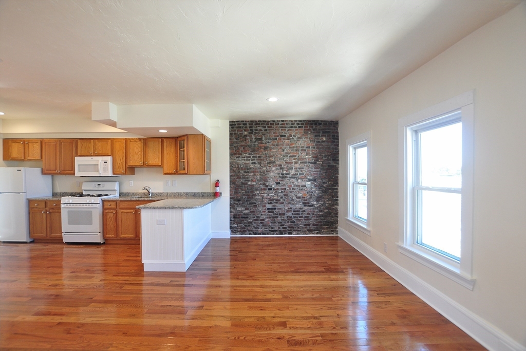 1 Grimes St # 3