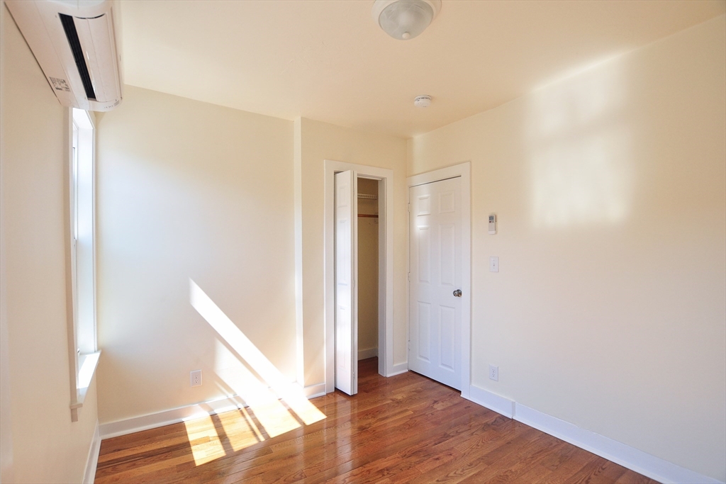 1 Grimes St # 3