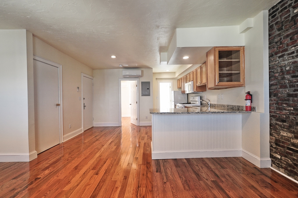 1 Grimes St # 3