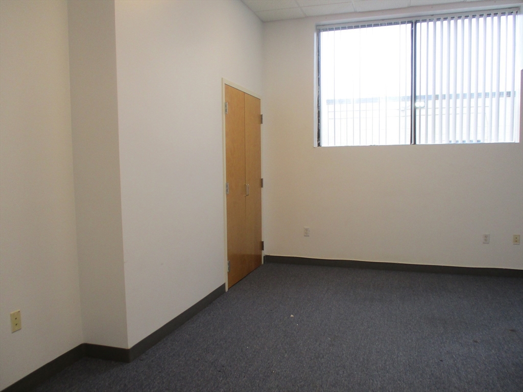 26 Lincoln St. # 8