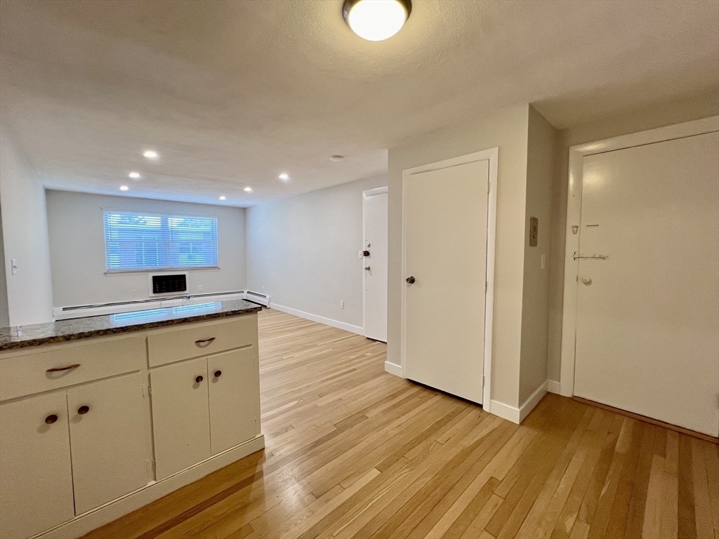 15 Commonwealth Ct # 14
