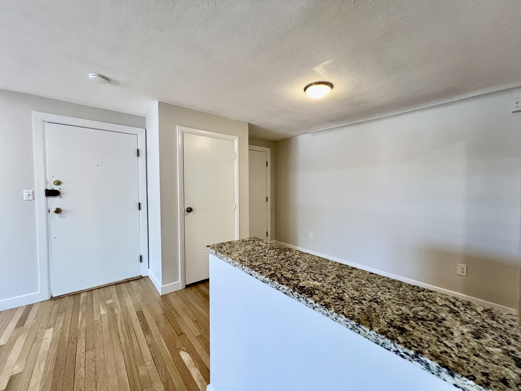 15 Commonwealth Ct # 14