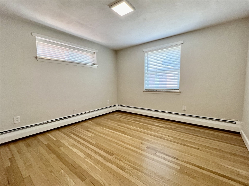 15 Commonwealth Ct # 14