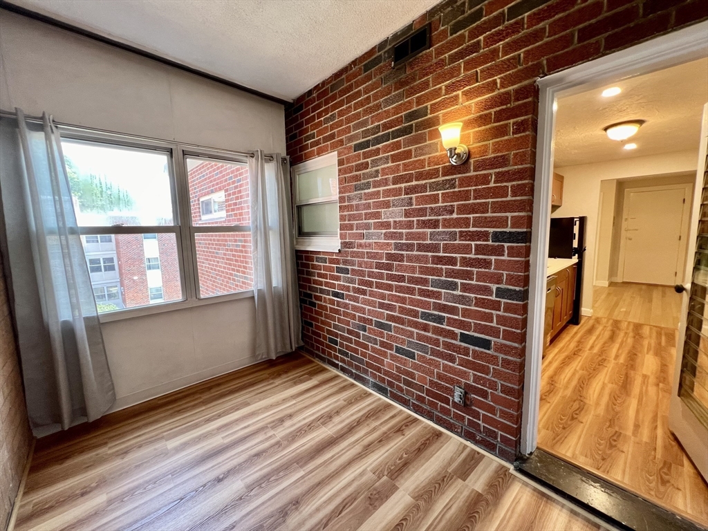 15 Commonwealth Ct # 14