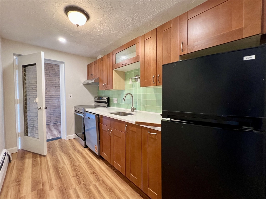 15 Commonwealth Ct # 14