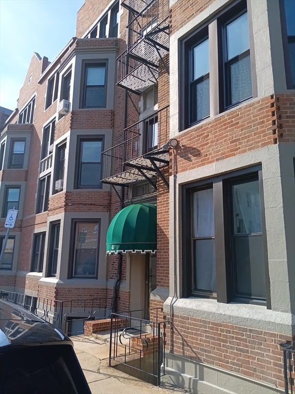 4 Commonwealth Ct. # 7